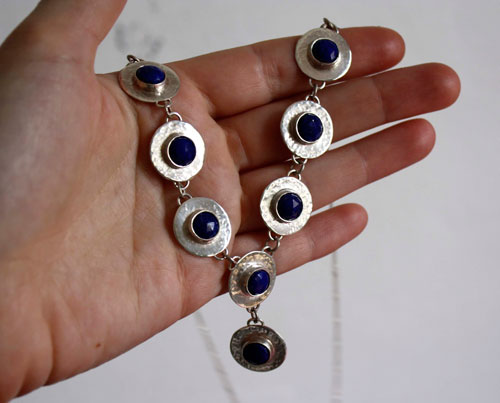 Reine du Nil, collier égyptien en argent et lapis-lazuli