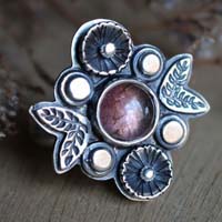 Rose thé, bague fleur en argent et tourmaline rose