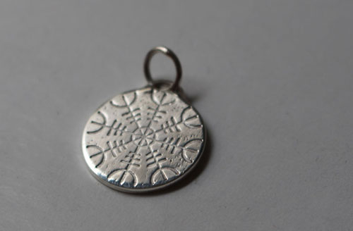 Rune d’islande, pendentif talisman celtique Galdrastafir en argent