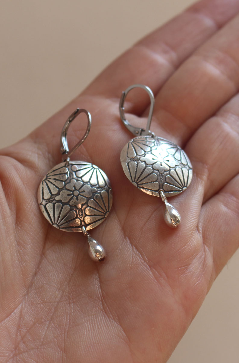 Sakura en fleur, boucles d’oreilles fleur de cerisier japonaise en argent