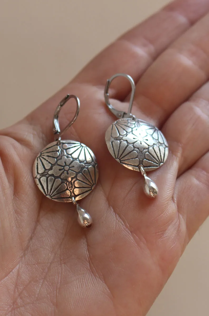 Sakura en fleur, boucles d’oreilles fleur de cerisier japonaise en argent