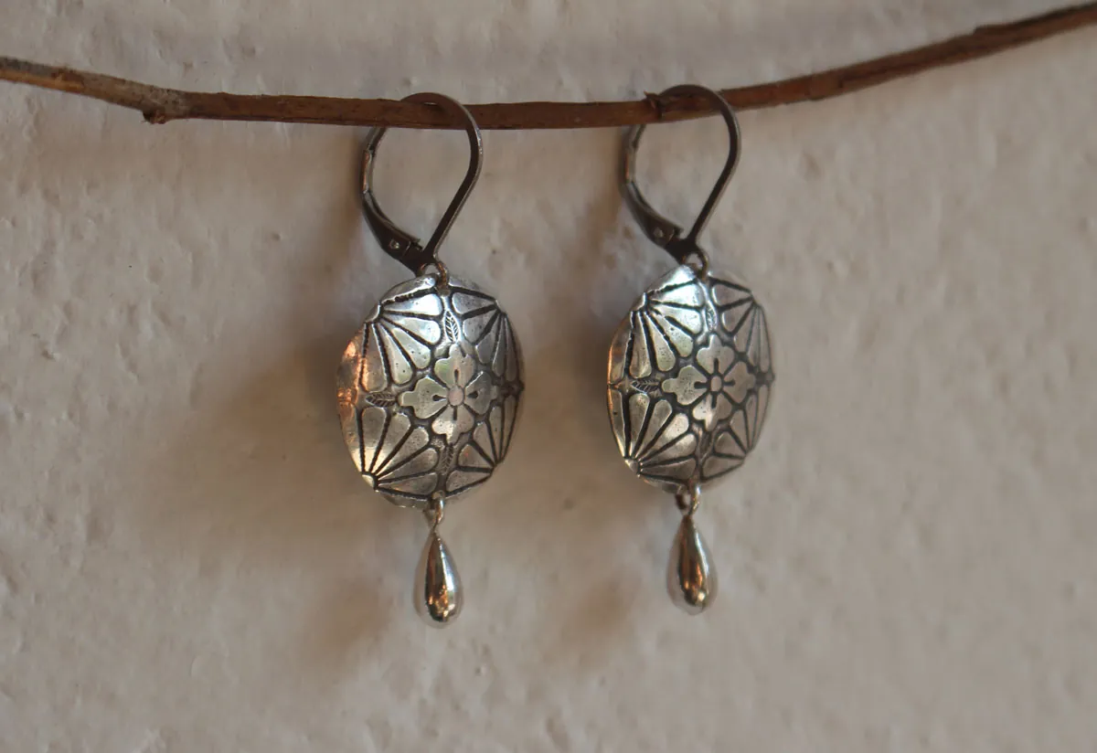 Sakura en fleur, boucles d’oreilles fleur de cerisier japonaise en argent