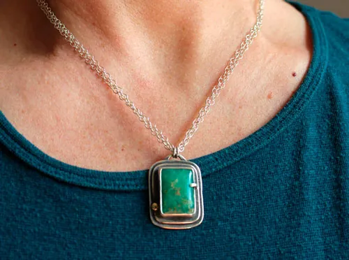 Sanctuaire, collier rectangle sacré celte en argent, or et chrysoprase
