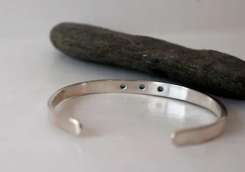Sarah, bracelet liberté et la spiritualité en argent zircon bleu