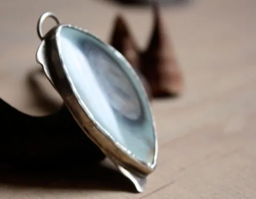 Sauvage, pendentif aventure en argent et jaspe impérial royal
