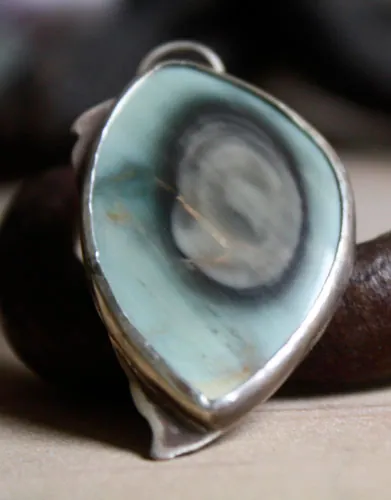 Sauvage, pendentif aventure en argent et jaspe impérial royal