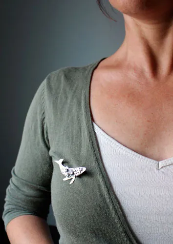 Sedna, broche baleine fantastique en argent
