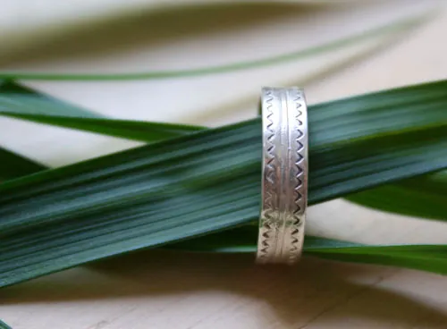 Sérénité, bague montagnes et rivière en argent