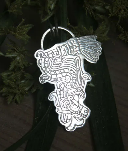 Serpent à plumes, pendentif Quetzalcoatl dieu aztèque en argent
