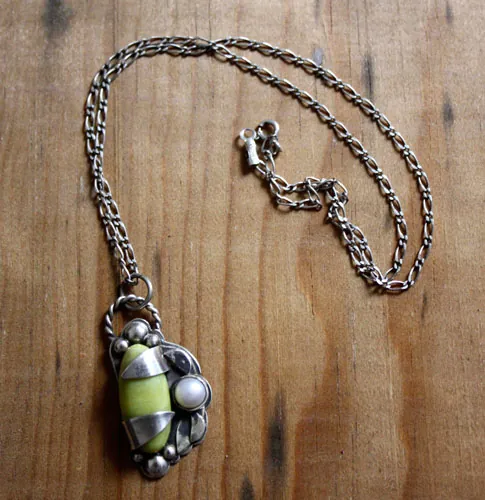 Shinju, pendentif éveil du printemps en argent, perle et aventurine