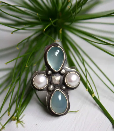 Sirocco, bague rose des vents Touareg en argent, calcédoine et perle de culture