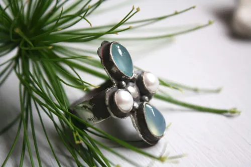 Sirocco, bague rose des vents Touareg en argent, calcédoine et perle de culture