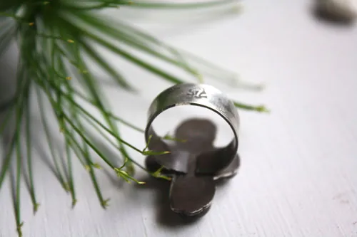 Sirocco, bague rose des vents Touareg en argent, calcédoine et perle de culture