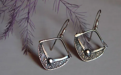 Sitara, boucles d’oreilles étoile et demie lune en argent