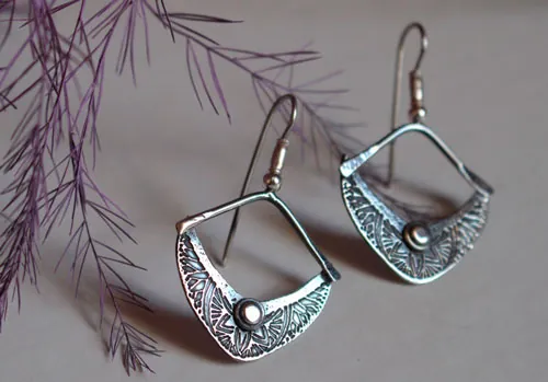 Sitara, boucles d’oreilles étoile et demie lune en argent