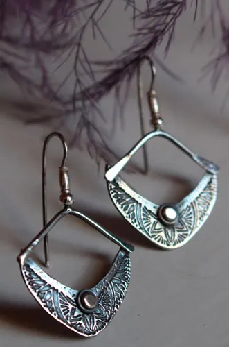 Sitara, boucles d’oreilles étoile et demie lune en argent