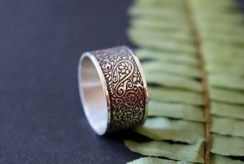 Sur la route de la soie, bague cachemire oriental en argent