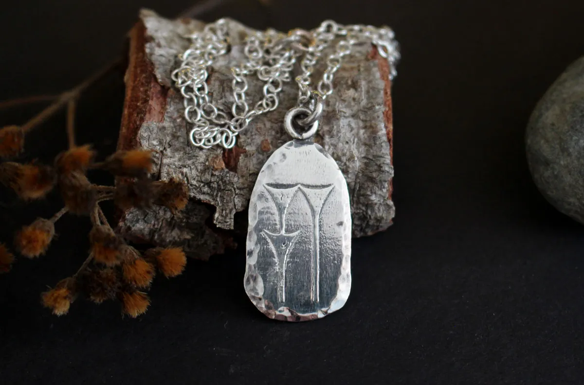 Symbole eau cunéiforme, collier écriture mésopotamienne en argent