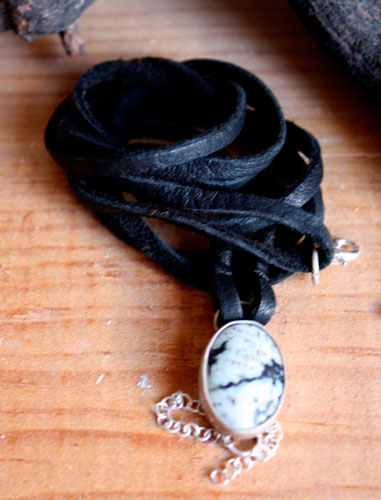 Sapheda, bracelet pureté et force en argent, cuir et agate dendritique
