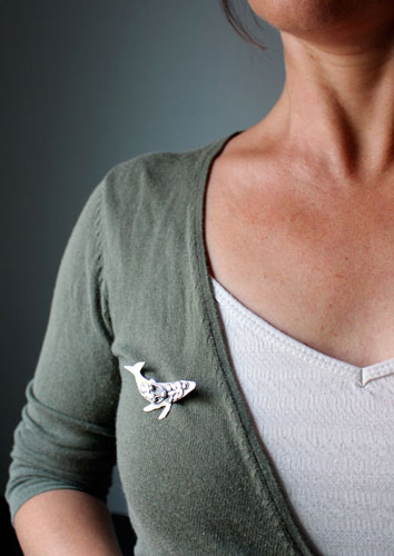 Sedna, broche baleine en argent