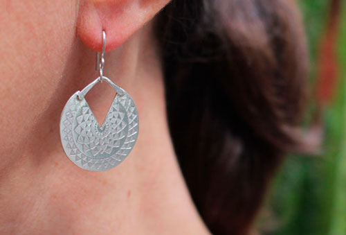 Soleil inca, boucles d’oreilles astre préhispanique en argent