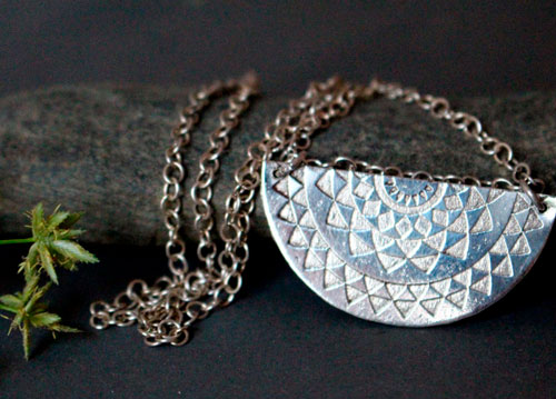 Soleil tribal, collier ethnique en argent