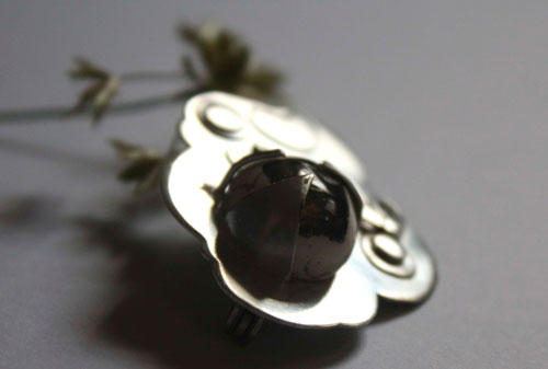 Songe d’une nuit d’été, broche rêve en couleur en argent et opale de feu