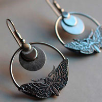 Sphinx, boucles d’oreilles papillons de nuit et lune en argent