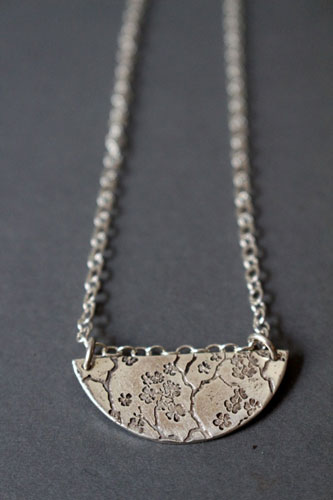 Sumiko, collier branches de cerisier japonais en argent