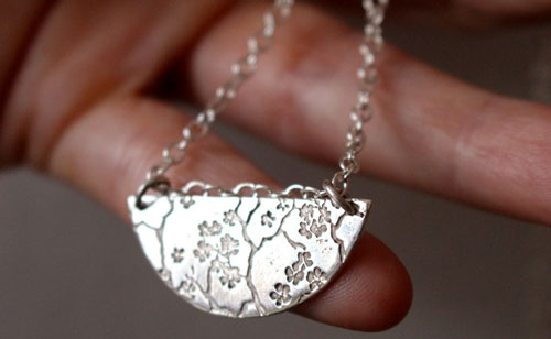 Sumiko, collier branches de cerisier japonais en argent