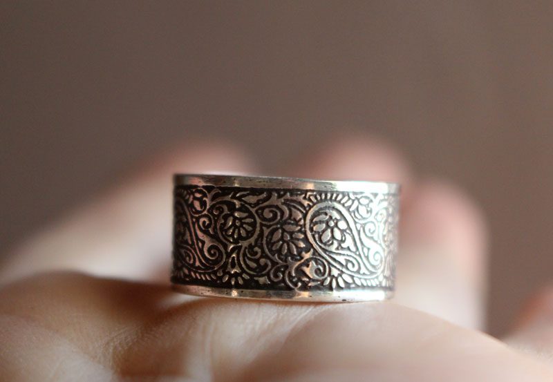 Sur la route de la soie, bague cachemire oriental en argent
