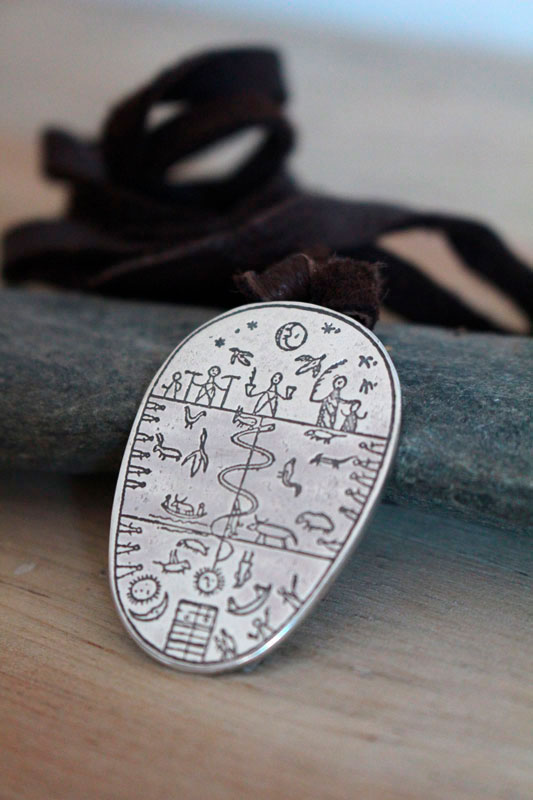 Tambour sami, collier instrument chamanique de Laponie en argent