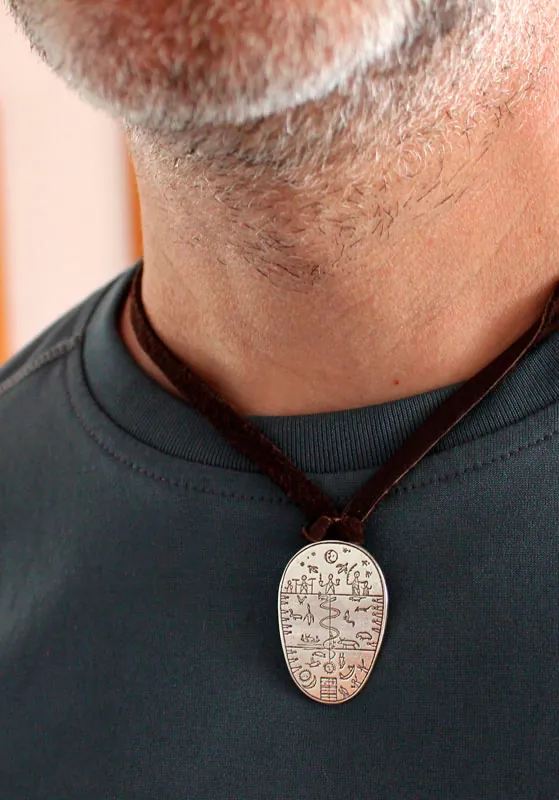 Tambour sami, collier instrument chamanique de Laponie en argent