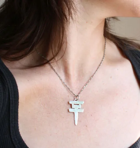 Tokio Hotel, pendentif logo de la croix du groupe pop rock en argent