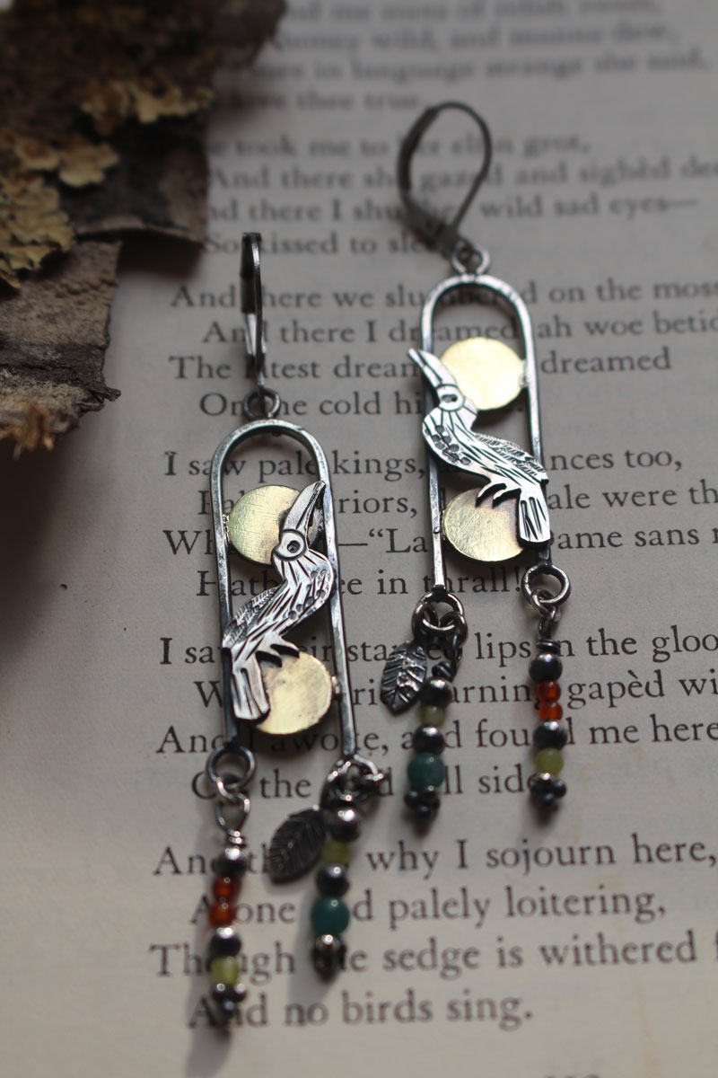 Toucan, boucles d’oreilles oiseau exotique en argent, laiton, cornaline et agate verte