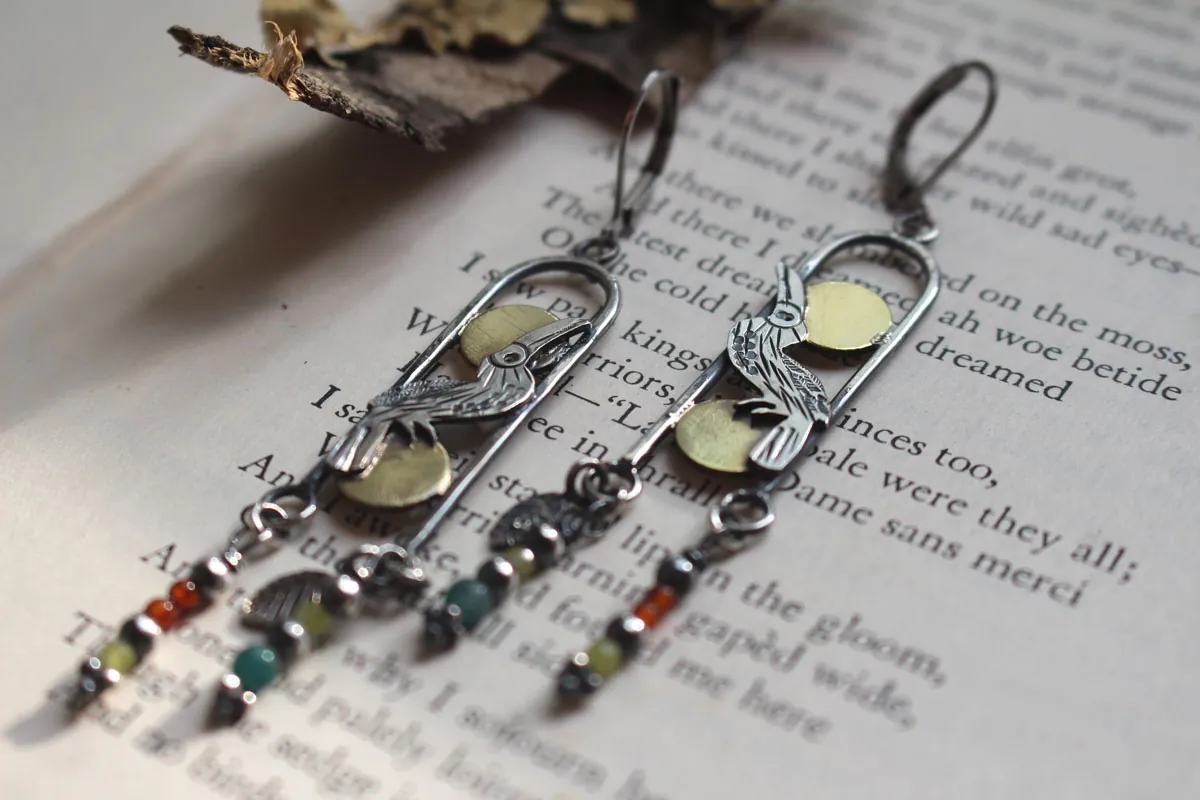 Toucan, boucles d’oreilles oiseau exotique en argent, laiton, cornaline et agate verte
