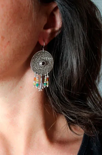 Tourbillon de feuilles d’automne, boucles d’oreilles mandala en argent, agate verte, agate jaune, grenat et cornaline