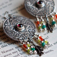 Tourbillon de feuilles d’automne, boucles d’oreilles mandala en argent, agate verte, agate jaune, grenat et cornaline