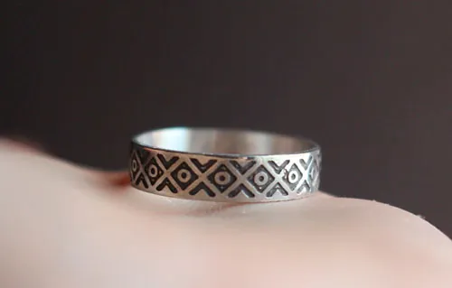 Tribal, bague symbole andin en argent