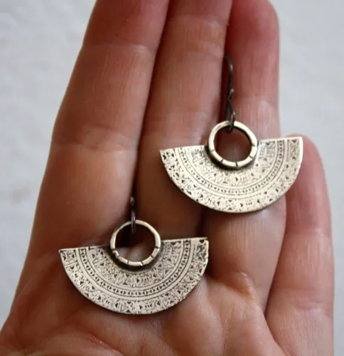 Tribal, boucles d’oreilles demi-lune aztèque en argent