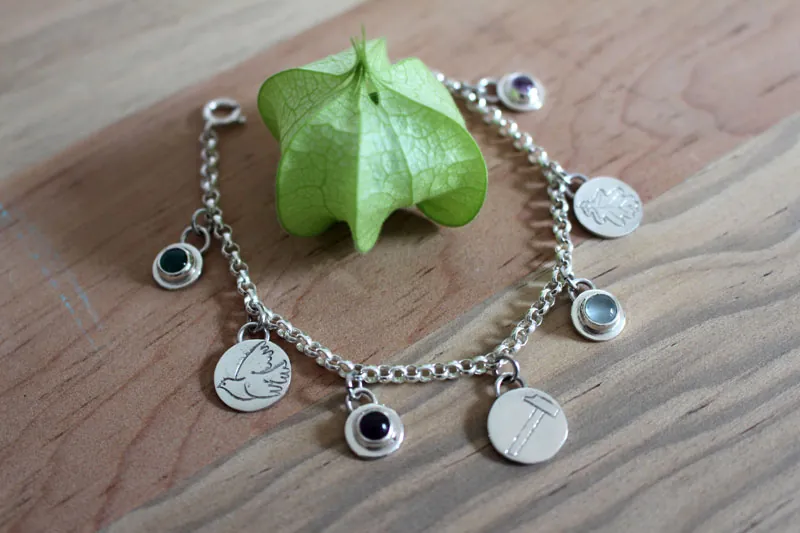 Tribu, bracelet famille en argent, améthyste, alexandrite, pierre de lune et onyx