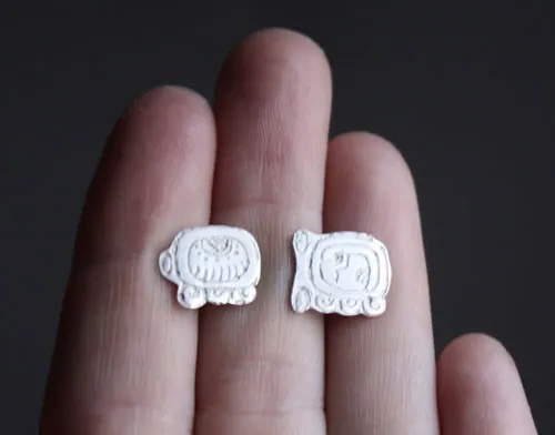 Tzolkin Tzolkin, boucles d’oreilles puces du calendrier maya en argent