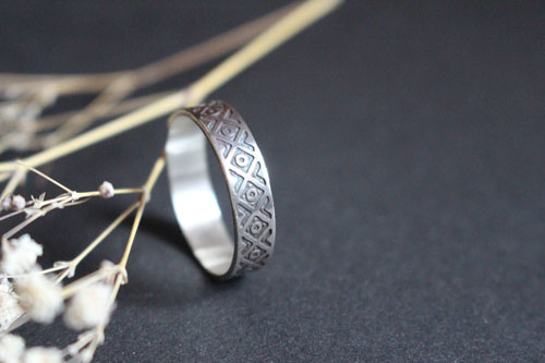 Tribal, bague carrés et cercles ethniques en argent