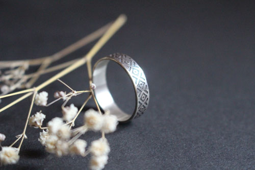 Tribal, bague carrés et cercles ethniques en argent