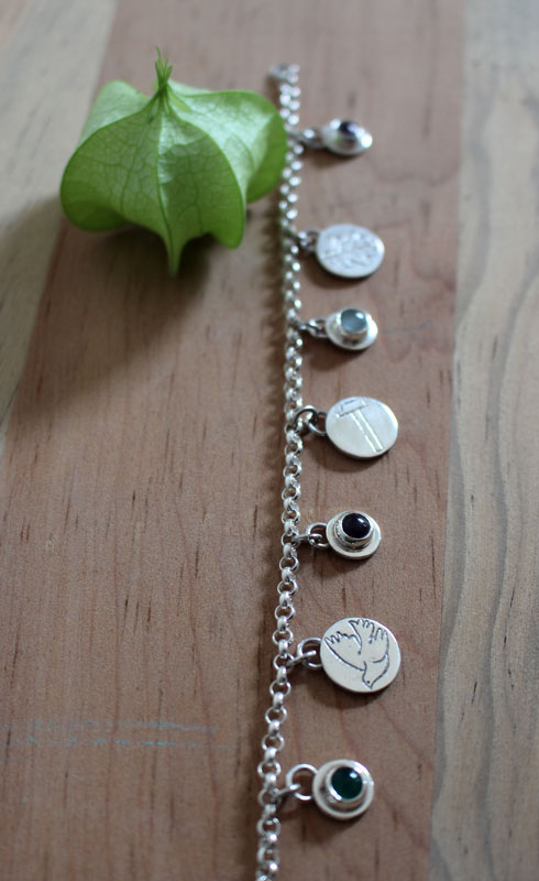 Tribu, bracelet famille en argent, améthyste, alexandrite, pierre de lune et onyx