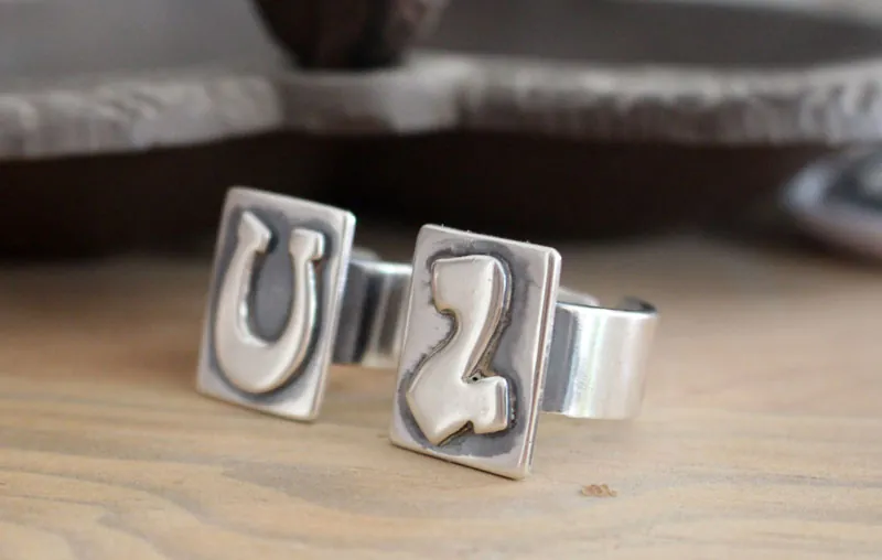 U2, bague logo de l’album Achtung Baby en argent