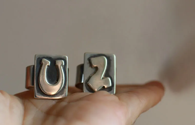 U2, bague logo de l’album Achtung Baby en argent