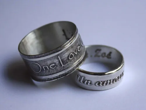 Une vie, bague déclaration selon One du groupe U2 en argent