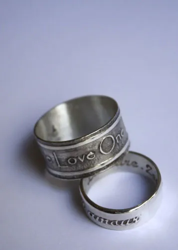 Une vie, bague déclaration selon One du groupe U2 en argent