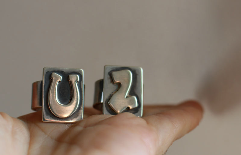 U2, bague logo de l’album Achtung Baby en argent